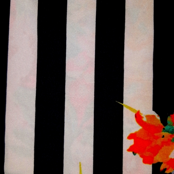 (M)💥🔥HOST PICK🔥💥Nygard Hi/Low Hem  Short Sleeve Top🌺  Ptp21"×L28.5" - Picture 3 of 8